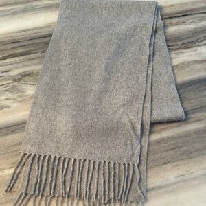 Uniqlo 100% CASHMERE scarf